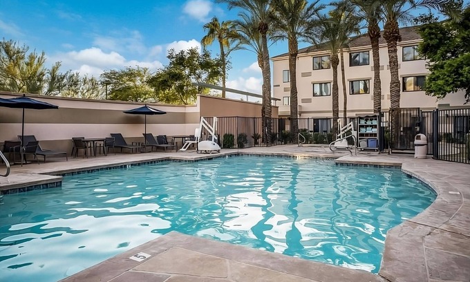 Chandler Apartment | Desert Botanical Garden Tour! Pet-friendly Accommodation, Outdoor Pool!