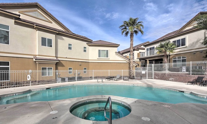 Sunridge Estates Condo | Desert Condo w/Pool ~ 3 Miles to Colorado River!
