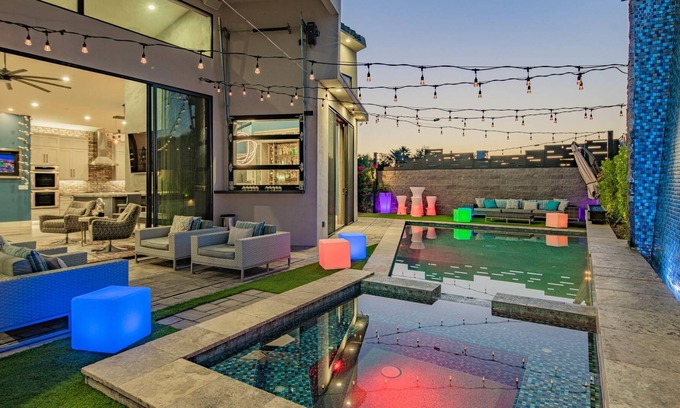 Southwest Village House | Desert Luxe Entertainers Delight! Walk to Oldtown! Resort style yard!