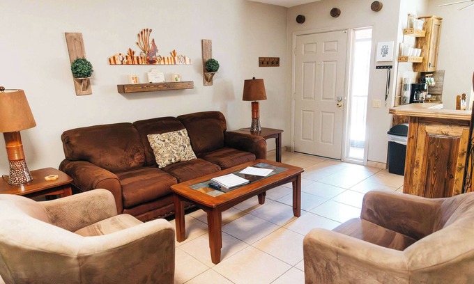 Continental Vistas Condo | Desert Oasis Condo Su