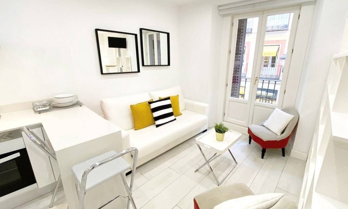 Sol Apartment | Design apartment in Plaza Mayor 3 I