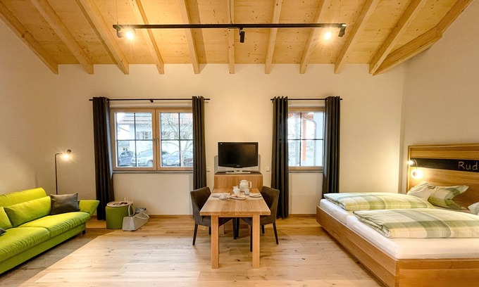 Muenchberg Apartment | Design apartment with barrier-free bathroom