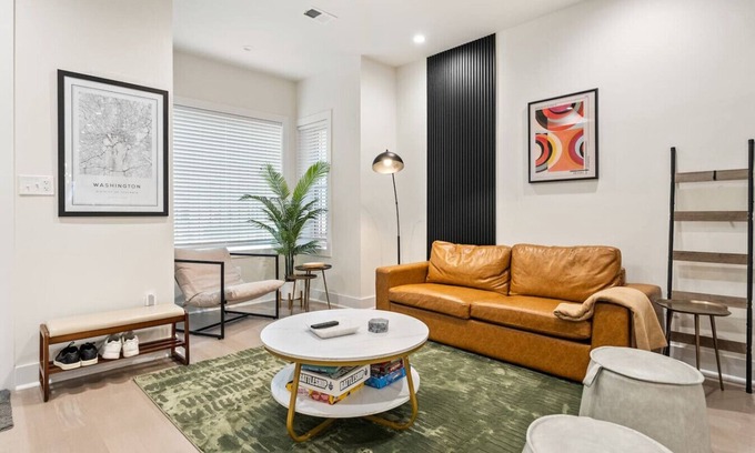 Columbia Heights House | Designer 3BR DC Home | King Bed, Family‑Friendly