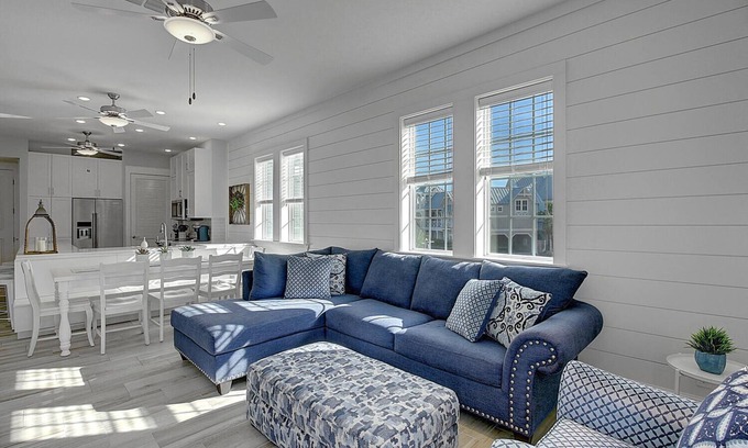Cinnamon Shore Condo | Designer Condo 'Blue Serenity' w/Designer Interiors+Amenities@Cinnamon Shore