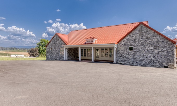 Carver Villa | Designer Newly Built Private Escape Indoor/Outdoor Modern Retreat Home