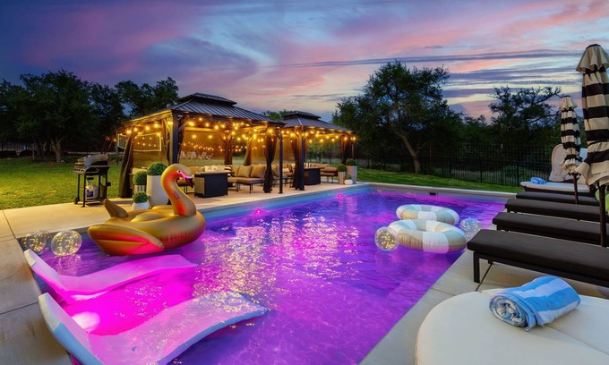 Driftwood House | Designer Retreat! | Private Pool, SPA , & Theater~