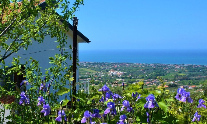 Castellabate Cottage | Detached cottage on the hill of Tresino di Castellabate, very panoramic