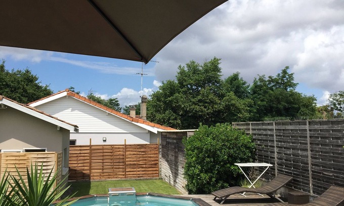 Villenave-d'Ornon House | Detached house with pool, 4 bedrooms + 2 bathrooms - sleeps 8, Bordeaux.