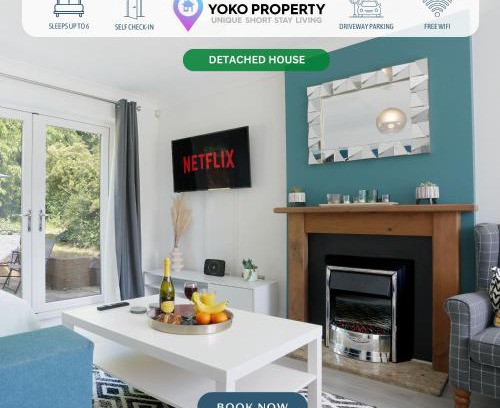 Milton Keynes House | Detached House - Close to City Centre - Free Parking, Fast Wifi, Private Garden and Smart TV with Netflix by Yoko Property