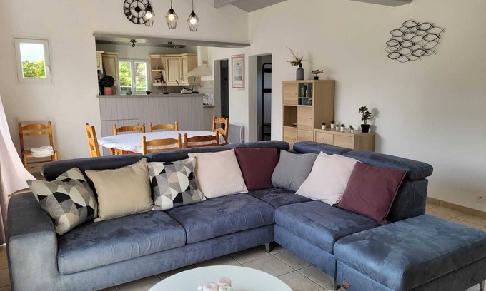 Ile d'Yeu House | Detached house with garden, Ile d'yeu, 3bedroom, sleeps 7, rated 3*.