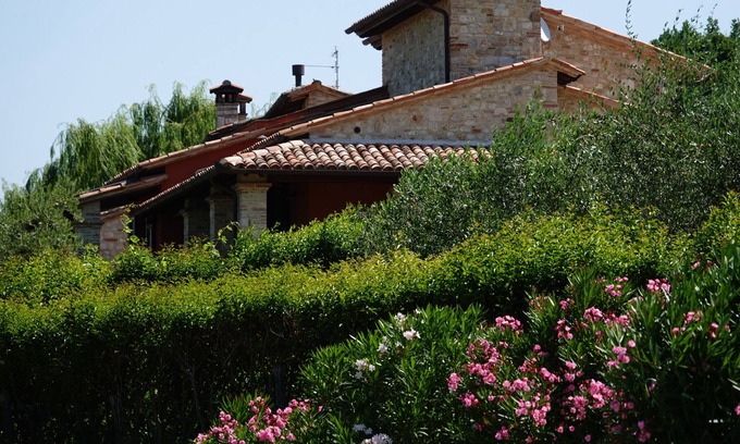 Todi Villa | Detached luxury villa, 6 persons with great views, private pool and WiFi