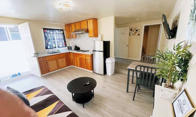 Alhambra House | Detached New Refreshed 1BD/1BA