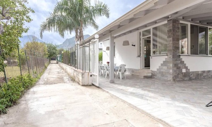 Carini House | Detached single villa 5 min drive from the beach