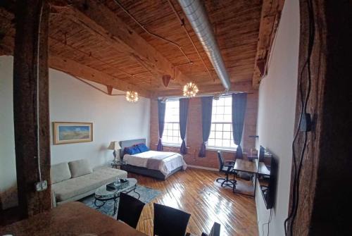 Detroit Apartment | Detroit Artsy Industrial Loft