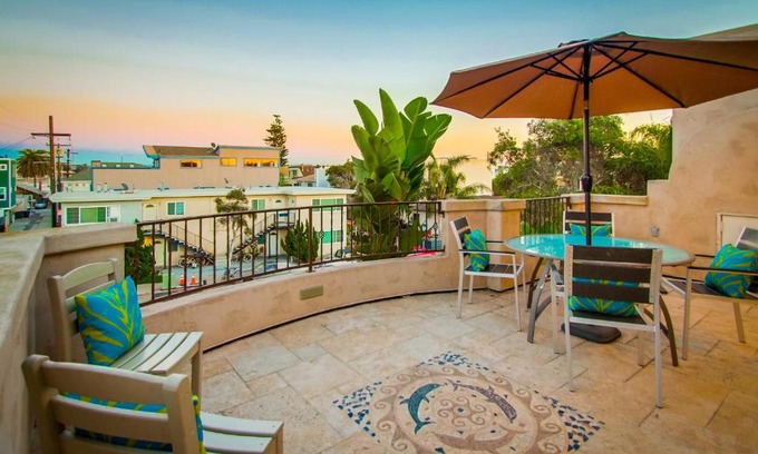 South Mission Beach House | Devon Getaway