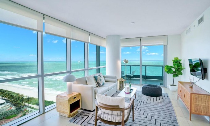 North Beach Apartment | Dharma Home Suites Miami Beach at Monte Carlo