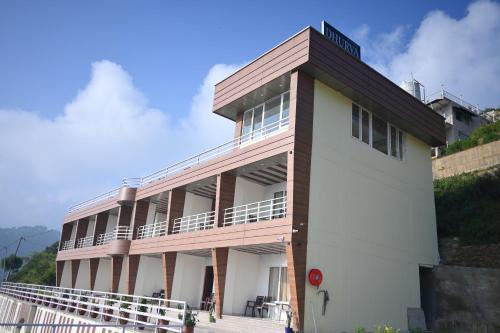Lansdowne Hotel | Dhurva Hotel and Resort