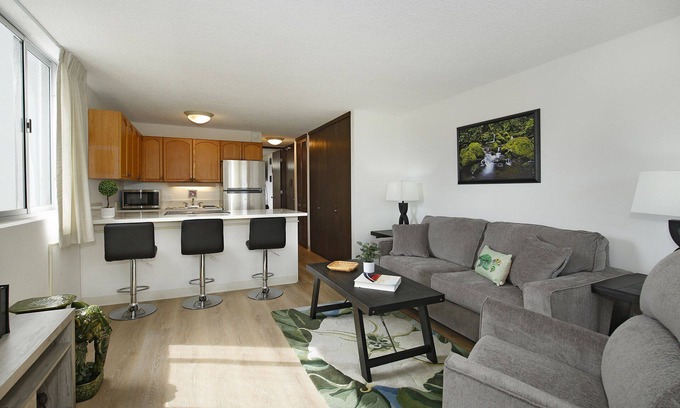 Waikiki Condo | Diamond Head View Renovated Corner Unit, AC, W/D, FREE Wi-Fi & Parking!