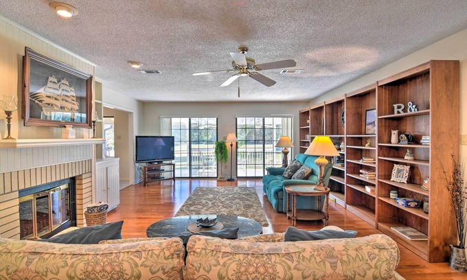 Diamondhead House | Diamondhead Home Near Bay St Louis/Beach Blvd