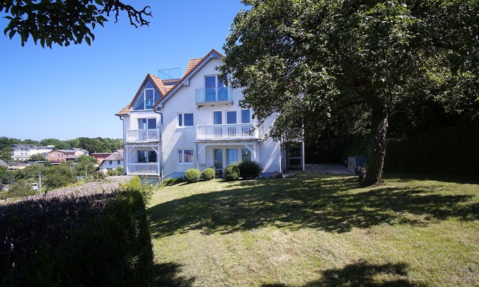 Lohme Apartment | Die Ferienwohnung Ostseepanorama in der Villa Joksch