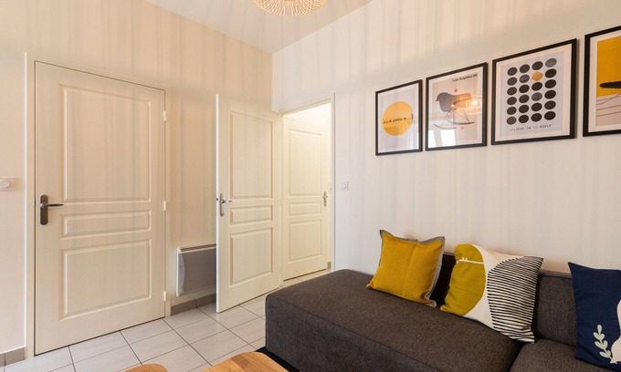 7th Arrondissement Apartment | DIFY Berthelot - Jean Macé