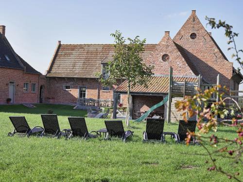 Kaaskerke House | Diksmuide Mansion with Games