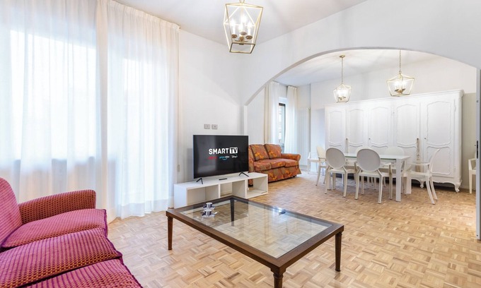 Alba Apartment | Dimora San Teobaldo - Two Bedroom Apartment, Sleeps 4
