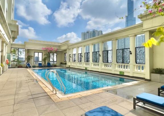 Hang Xanh Apartment | Diny ApartHotel - Rooftop Pool - The Manor 2