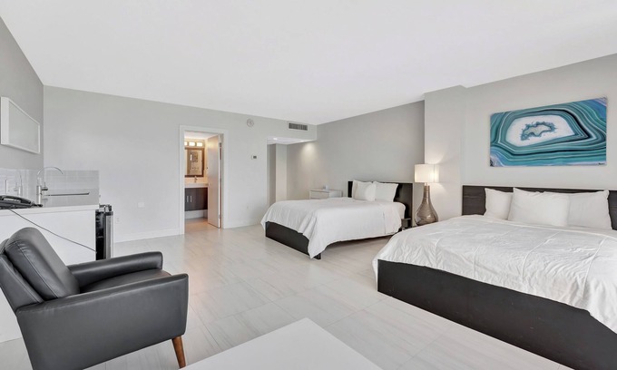 Bermuda Riviera Apartment | Direct Ocean Front Room