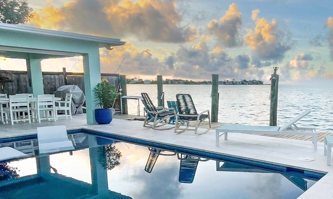 Little Venice House | Direct Oceanfront - Discounted Rates or Fall!
