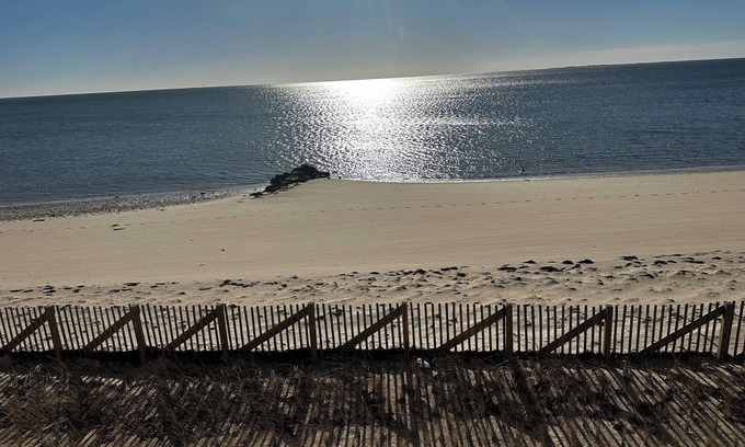 Cape Cod Condo | DIRECT OCEANFRONT YEAR ROUND! nPRIVATE BEACH 2bedrm/2bath sleeps 6 park/4 cars