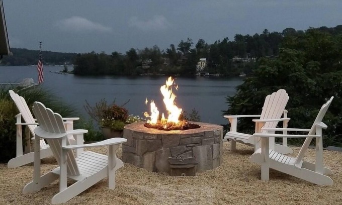 Danbury House | Direct Waterfront Home~Panoramic Views & Hot Tub on Candlewood Lake~Weekly Disct