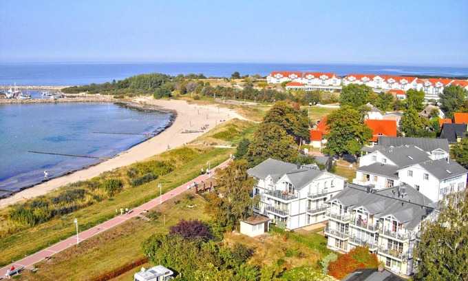 Glowe Apartment | Directly behind the dune, with balcony and sea view - Strandvilla Böck FeWo 10