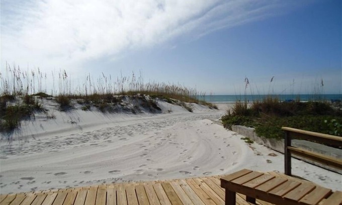 Madeira Beach House | Directly on the beach! Madeira Beach, Private Home, Lg. deck