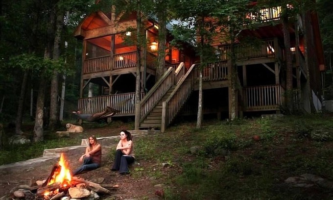 Demorest House | Discount September 28-30! Luxury River House, hot tub, kayaks, fire pit, dogs OK
