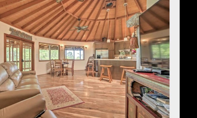 Honomu House | Discounted! Family getaway with Wide Ocean/Mountain Views and Private Waterfall!