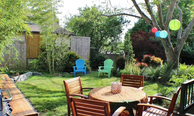 Phinney Ridge House | DISCOUNTED PRICE - rarely available!!!