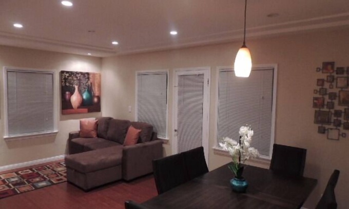 Los Angeles Cottage | Discounted Prices! 15 min. to Hollywood and Beaches. In the heart of LA.
