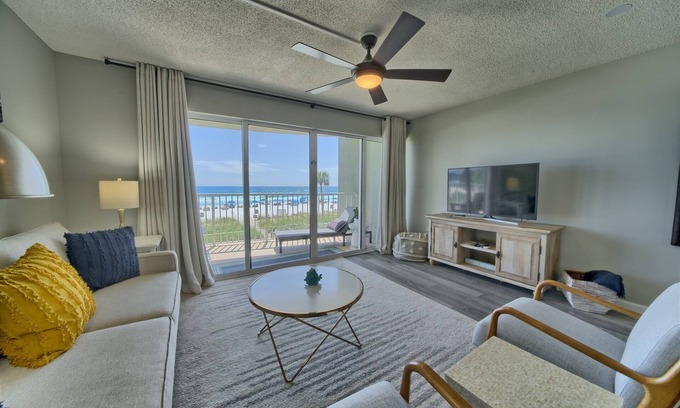 Long Beach Condo | Discounted Rates! Free Beach Chair Service~Tower 2-105 Long Beach Resort