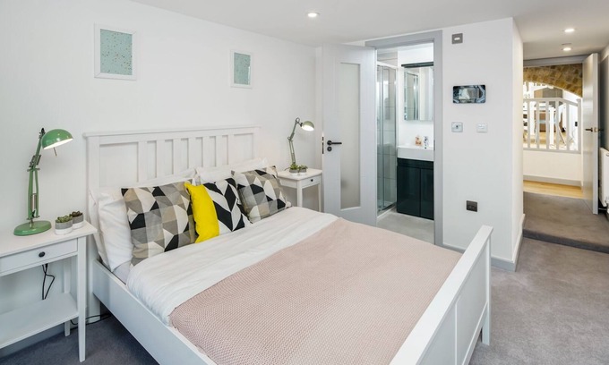 Northcote Apartment | Discounted -Two Bedroom Modern flat in Clapham Junction