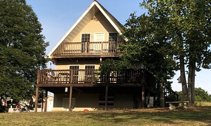 Chickamauga Lake House | Discover Birchwood charm in our spacious 3-bedroom retreat
