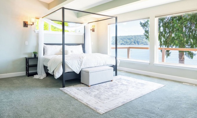 Bremerton House | Discover Bremerton charm, just a hop away from Clearwater Casino