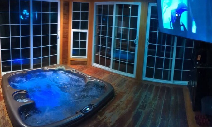 Canyon Rim House | Discover Midvalley charm, just a 9-min drive from University of Utah