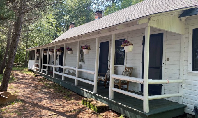 Tomahawk Cabin | Discover serenity in Wisconsin- stay at our spacious 4-bedroom cabin