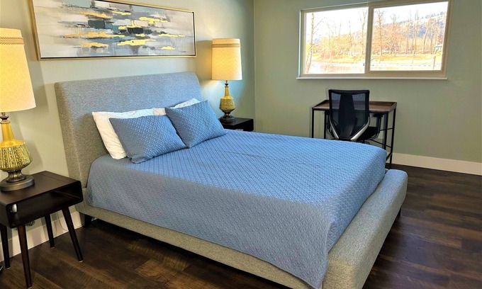St. Maries House | Discover St. Maries charm in our spacious 3-bedroom retreat