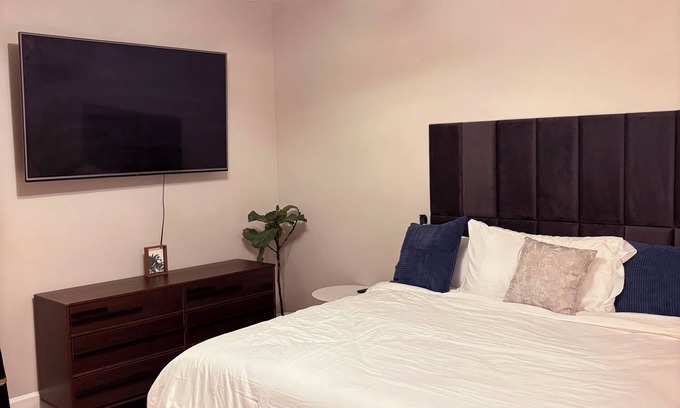 Cincinnati House | Discover Your Urban Retreat- Beautiful 3-Bedroom Home in Cincinnati