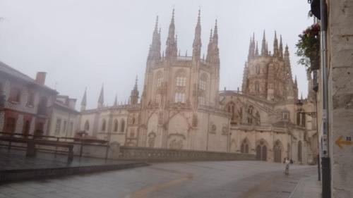 Burgos Apartment | Disfruta junto la catedral con aparcamiento