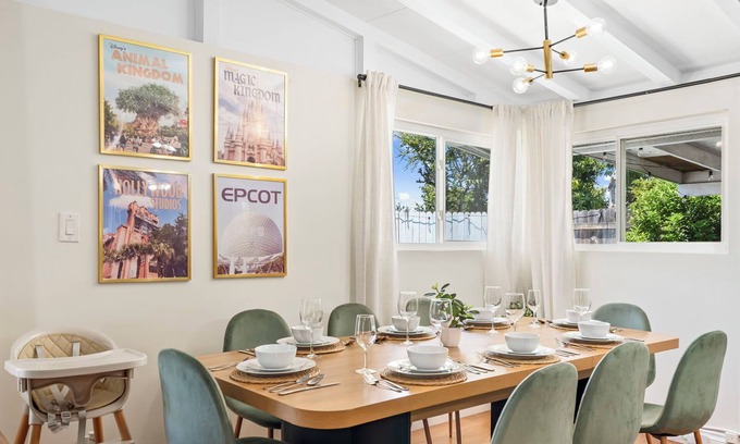 Southwest Anaheim Bed & Breakfast | Disney Jungle Escape: Hot Tub, Games & King Beds