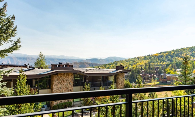Snowmass Village Condo | Distinctive Snowmass Shadowbrook Condo. Mountain View! Pool/Hot Tub, Bonus Sleeping Den, FP, Balcony