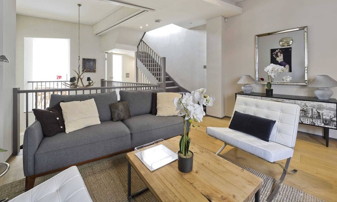 St. Mary's Park House | Divine, Spacious 4-Bed Family Home in Battersea Square